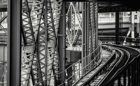 UPN, UPS и U-образный профиль: в чём разница и где их применяют